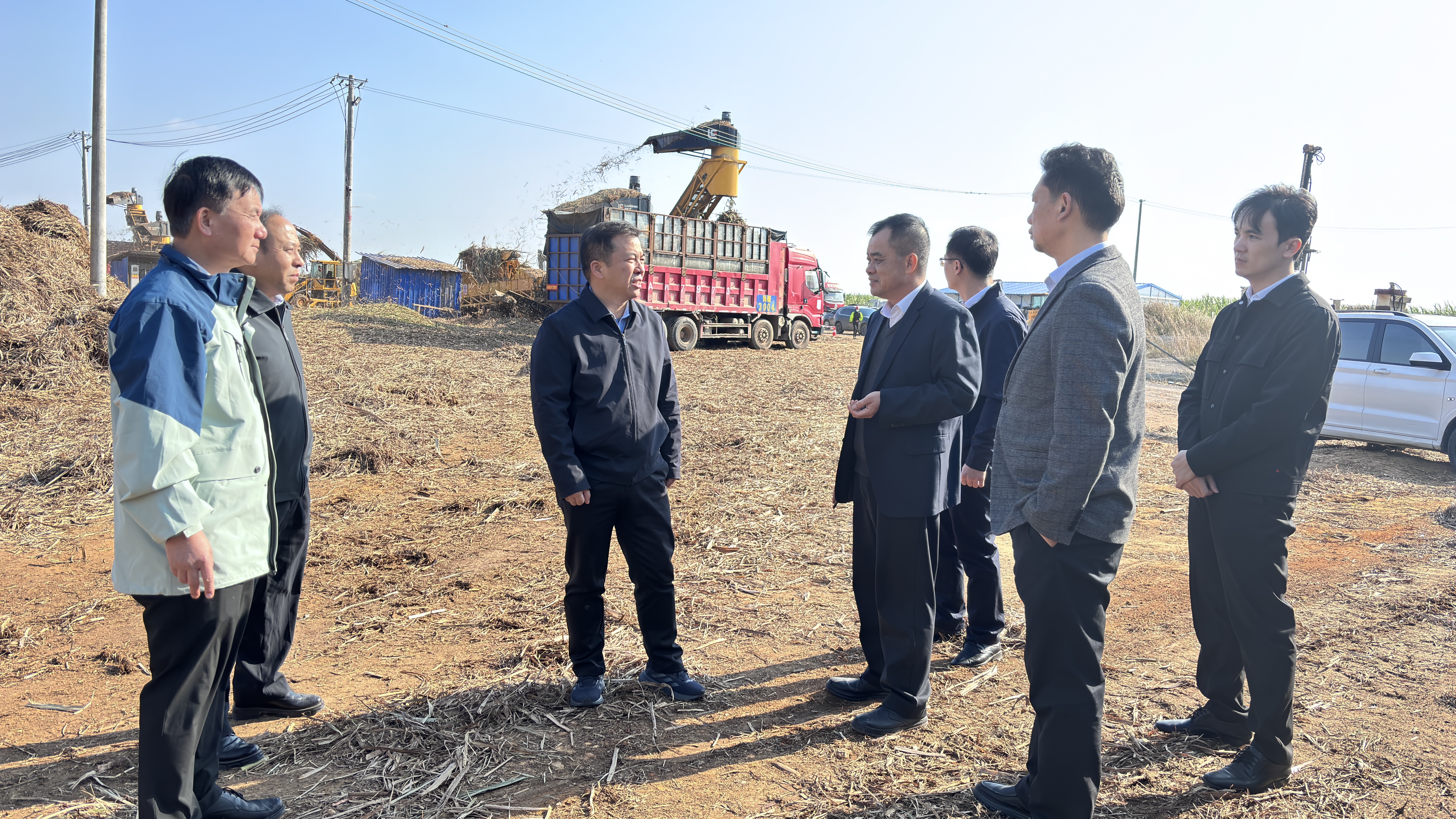 國(guó)控集團(tuán)副總經(jīng)理黃永華到良圻農(nóng)場(chǎng)公司開(kāi)展黨的二十屆四中全會(huì)精神宣講并進(jìn)行現(xiàn)代農(nóng)業(yè)產(chǎn)業(yè)調(diào)研